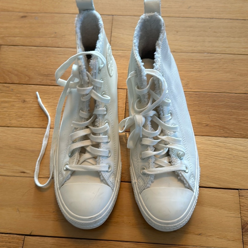 Converse cream with fleece lining